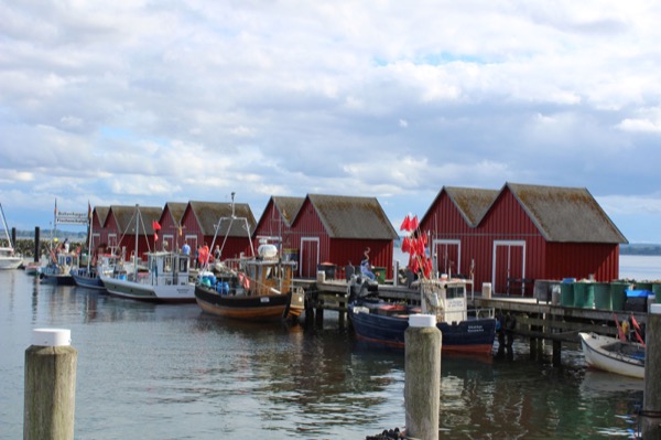 Fischerhütten im Hafen